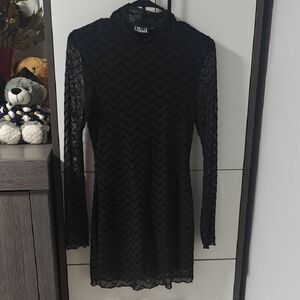 CALE Black Wavy Pattern Long Sleeve Dress